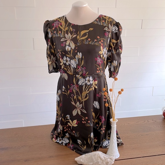 NWT ⭐️HP⭐️ willow & clay Floral MIDI Dress 3/4 Sleeves - M - Picture 2 of 12
